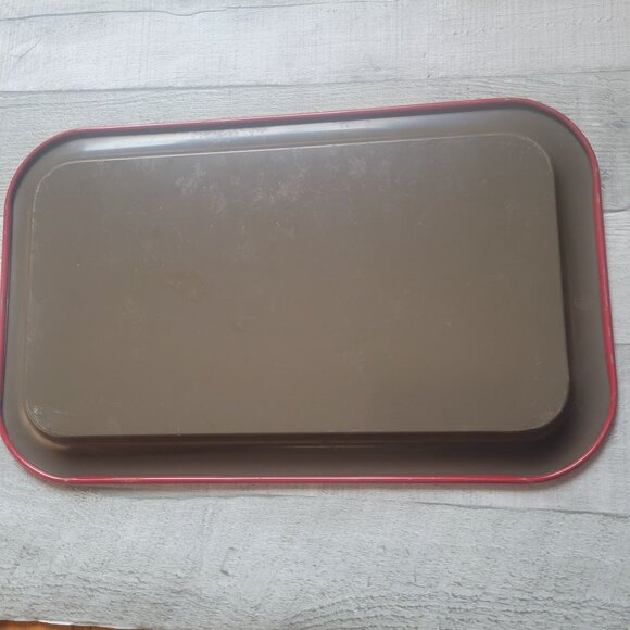 Vintage Red Floral Metal Tray 13.5" X 8.5" Rectangular With Yellow Roses Design - Picture 4 of 6